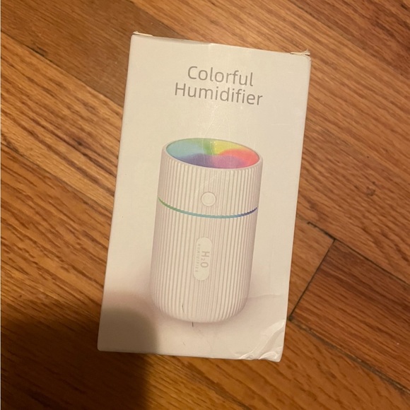 Colorful Humidifier with LED Light - Picture 3 of 7